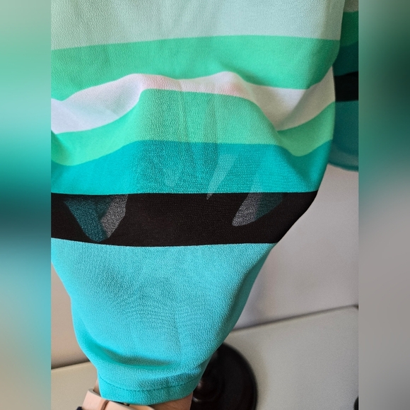 Michael Kors Semi Sheer Green, White And Black Striped Tunic Blouse. Size Small - Picture 8 of 13